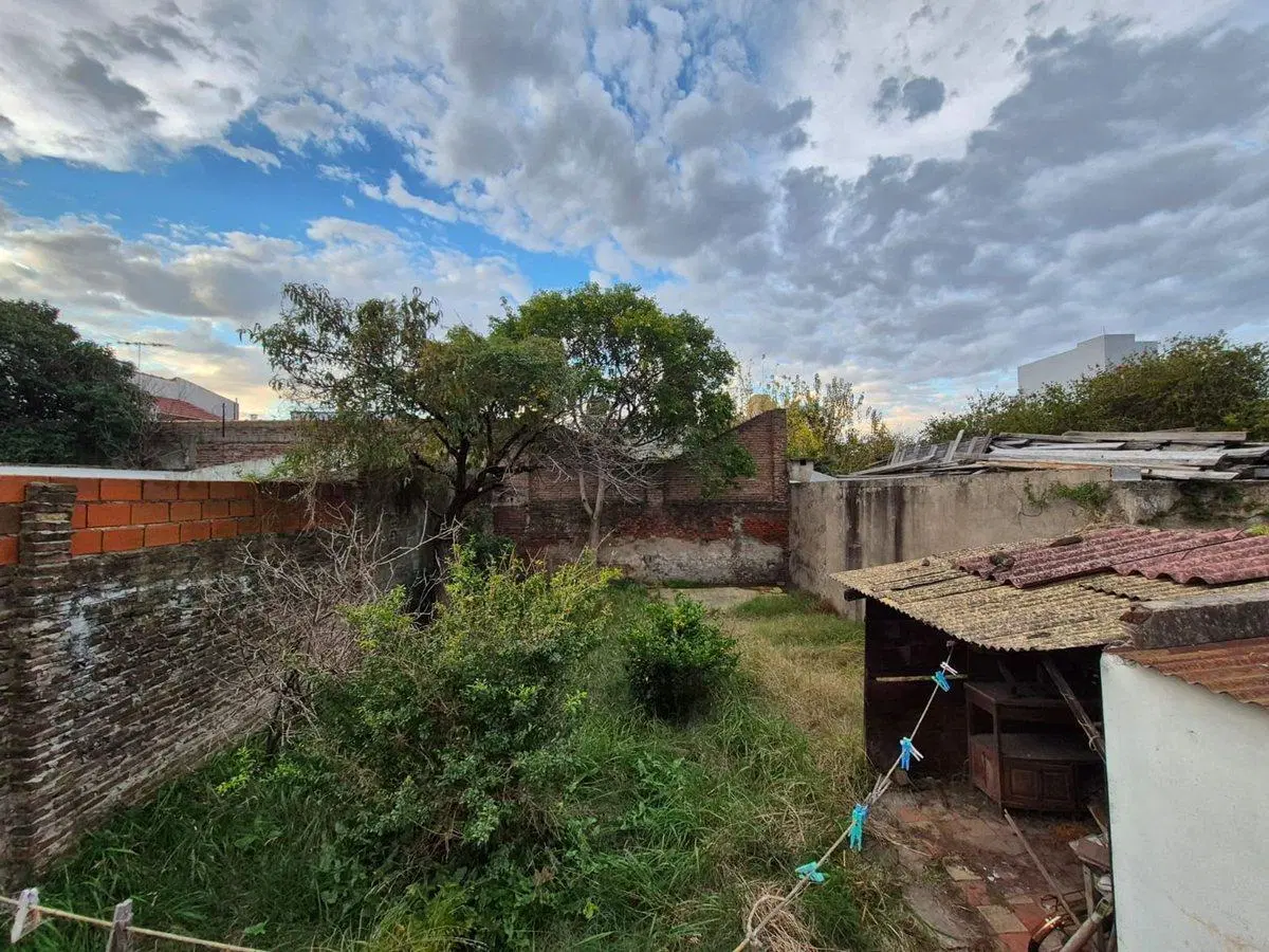 VENTA CASA 4 AMB-FONDO LIBRE- 272 M2- 3