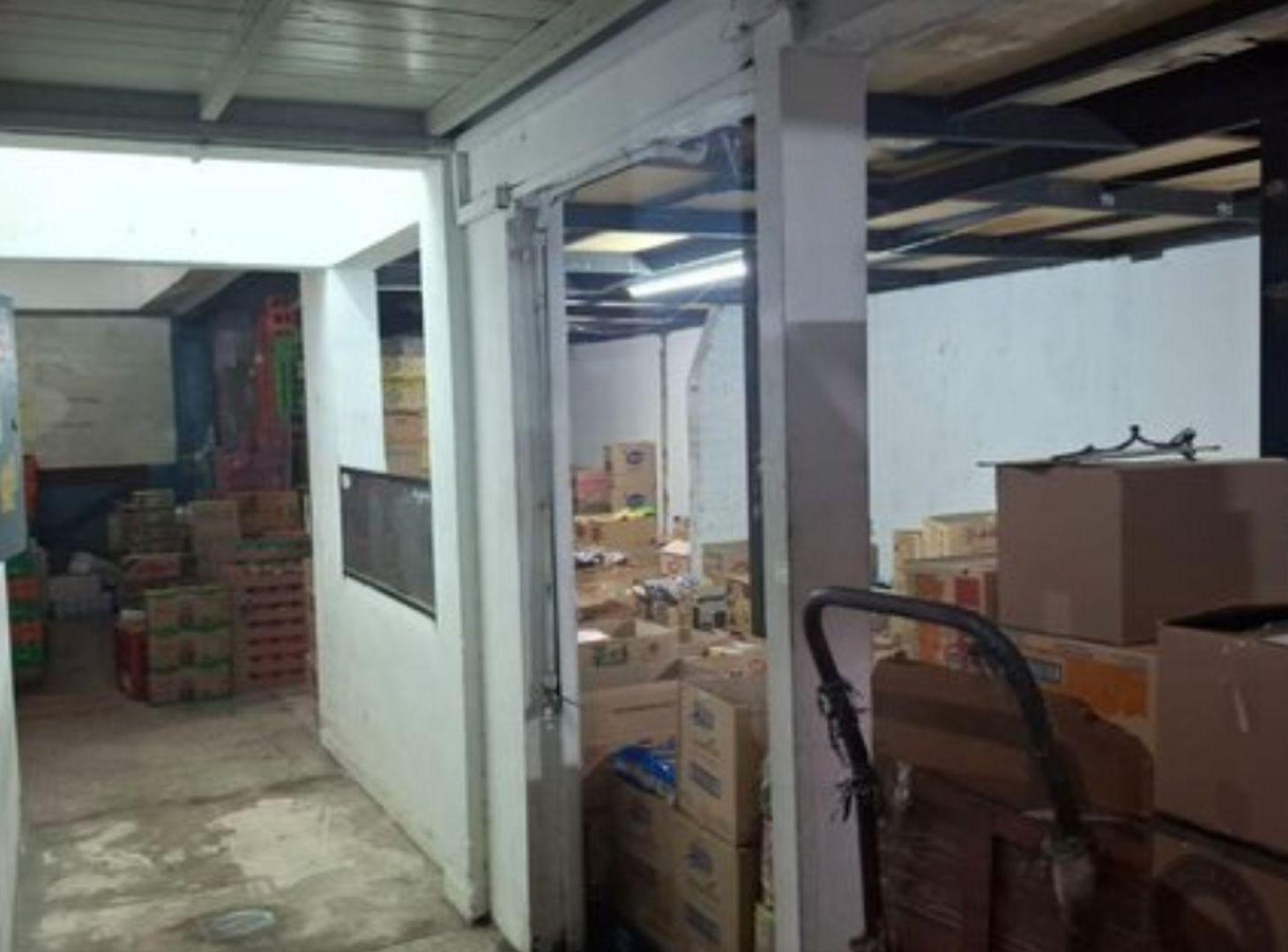 Foto de Venta Local 340m² c/Lote Apto Pozo - Lomas Centro, imagen 2