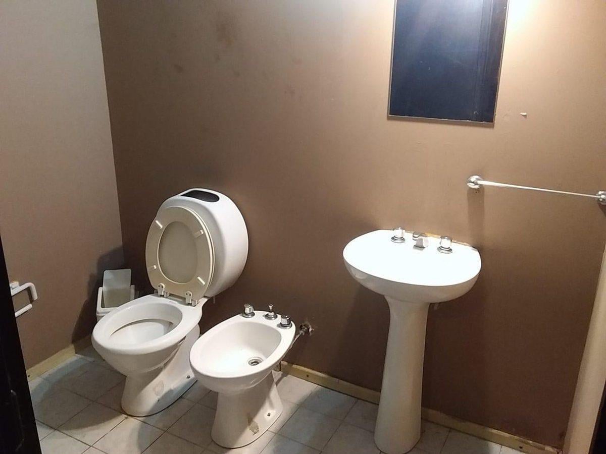 Foto de VENTA DE DEPOSITO INTERNO EN LANUS OESTE, imagen 3