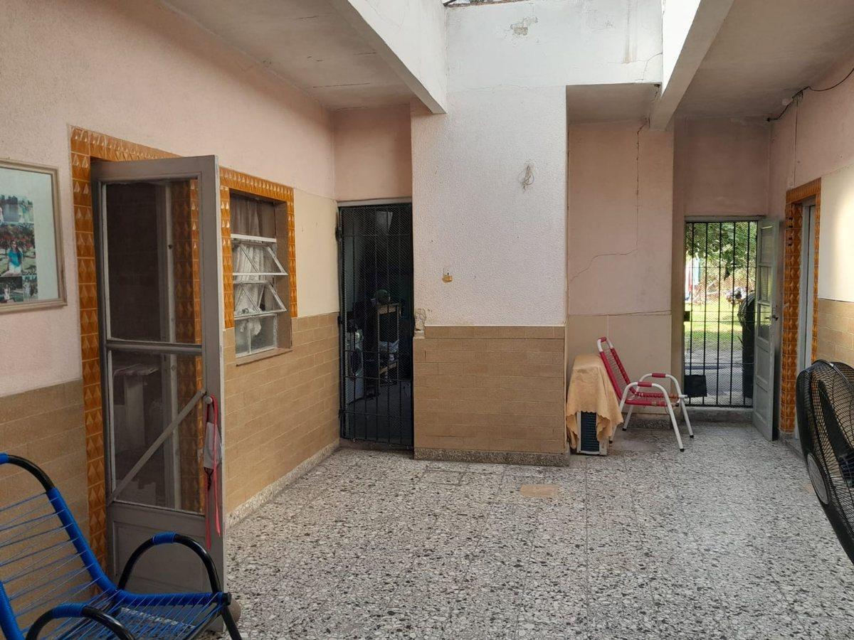 Foto de VENTA CASA 4 AMB. EN LOTE DE 60 MTS - LANUS, imagen 1