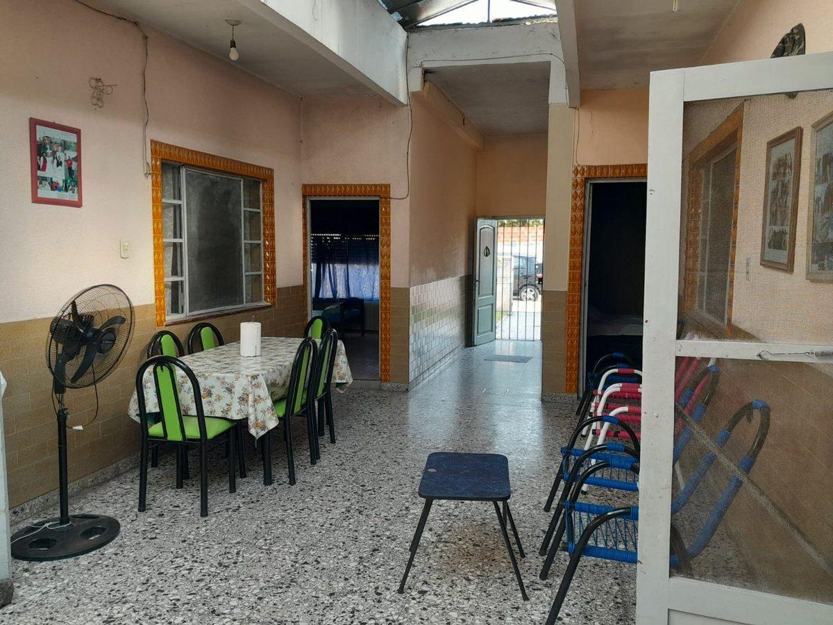 Foto de VENTA CASA 4 AMB. EN LOTE DE 60 MTS - LANUS, imagen 3