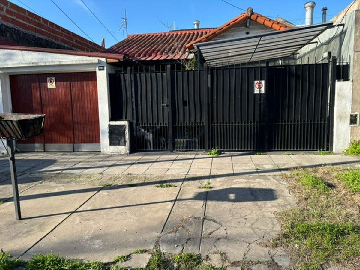 Foto de CASA 3 DORMITORIOS - GERLI, imagen 1