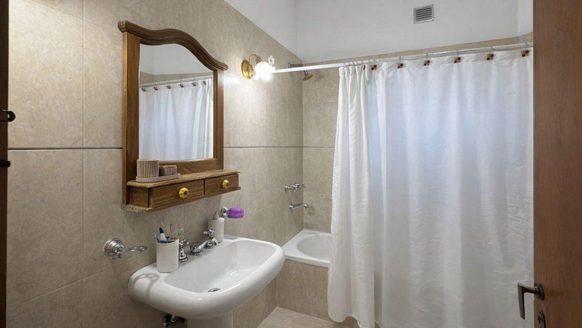 Foto de VENTA PH 4 AMB. C/PATIO Y TERRAZA - GERLI, imagen 4
