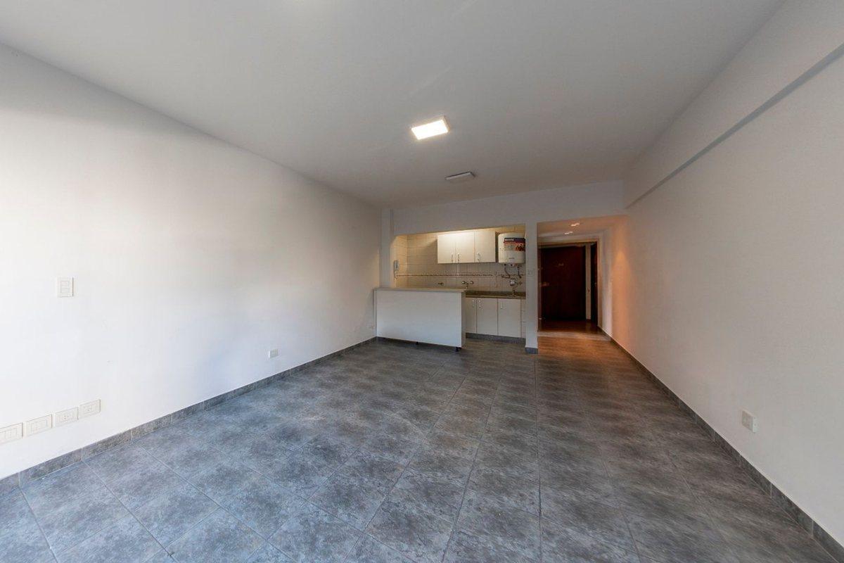 Foto de VENTA MONOAMBIENTE CON COCHERA EN SAN NICOLAS, imagen 2