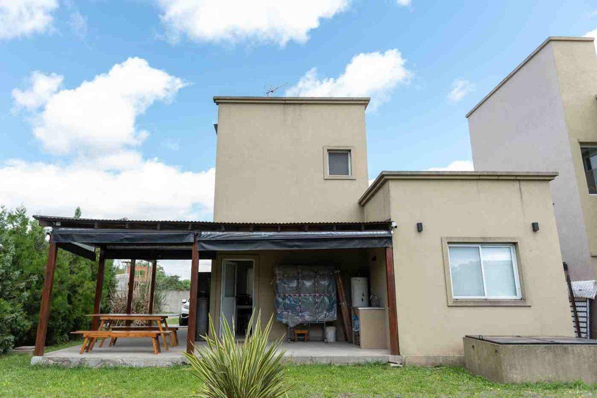 Foto de ALQUILER CASA 4 AMB EN LAGUNA AZUL EZEIZA, imagen 1