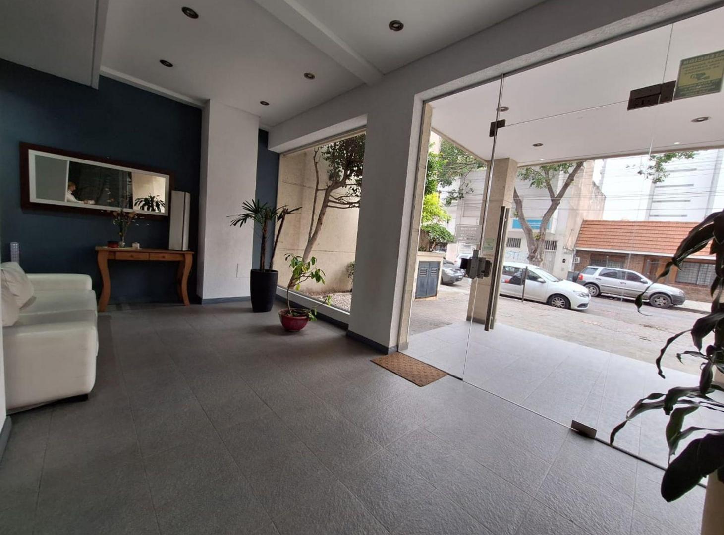 Foto de VENTA 2 AMBIENTES LANUS CENTRO, imagen 2
