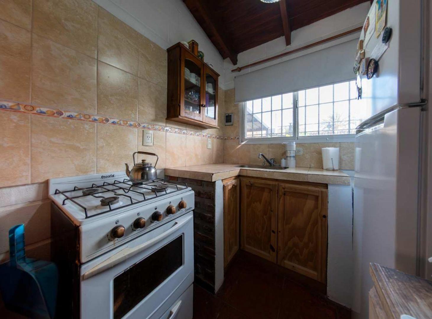 Foto de VENTA CASA 3 AMB.- APTO CREDITO-PILETA- BURZACO., imagen 5