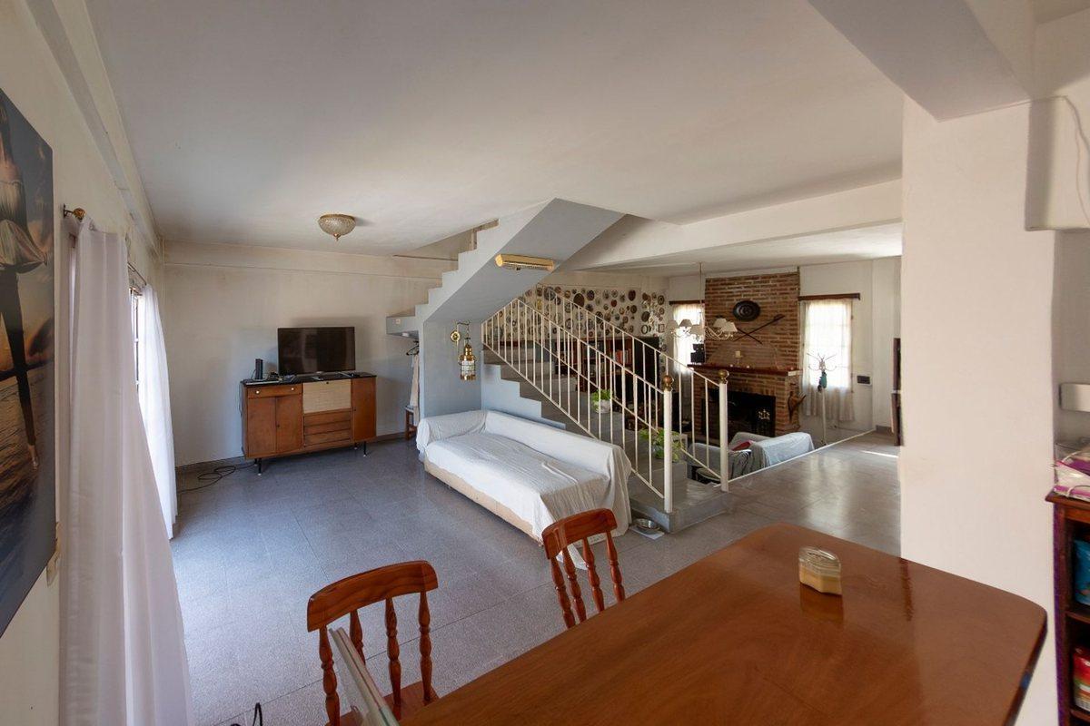 Foto de VENTA CASA DOS PLANTAS EN ITUZAINGO, imagen 2