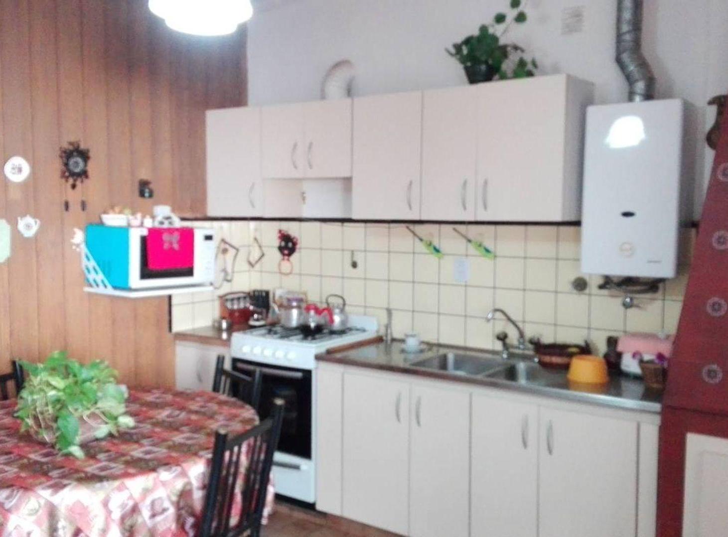 Foto de VENTA DE CASA 3 AMB CON COCHERA QUILMES OESTE, imagen 5