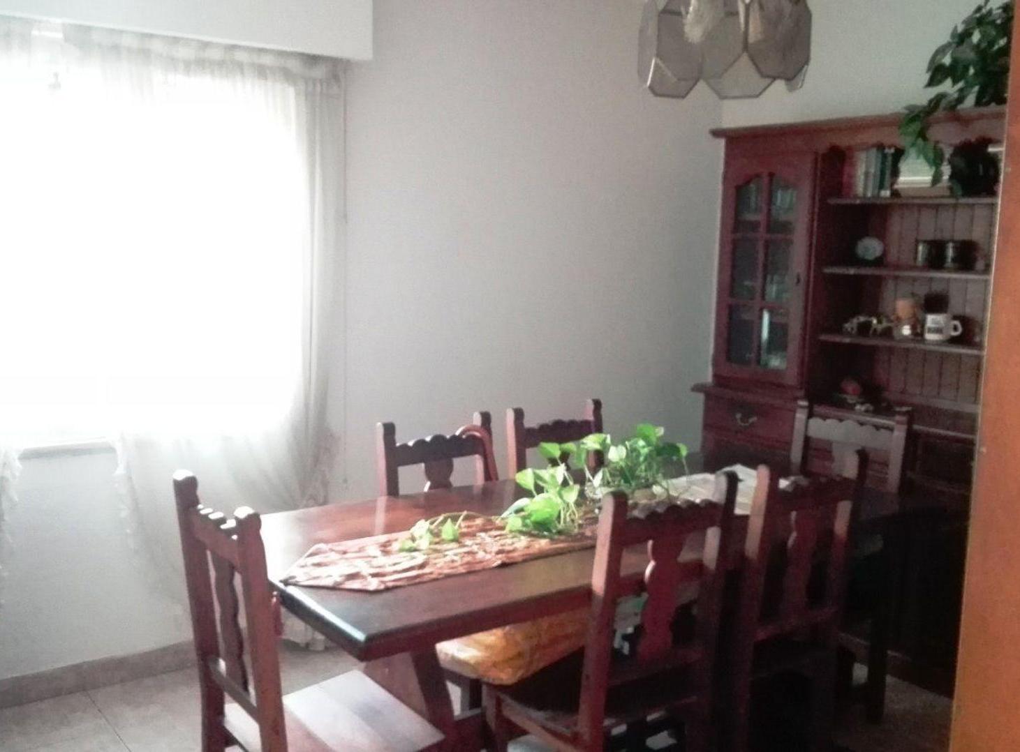 Foto de VENTA DE CASA 3 AMB CON COCHERA QUILMES OESTE, imagen 3