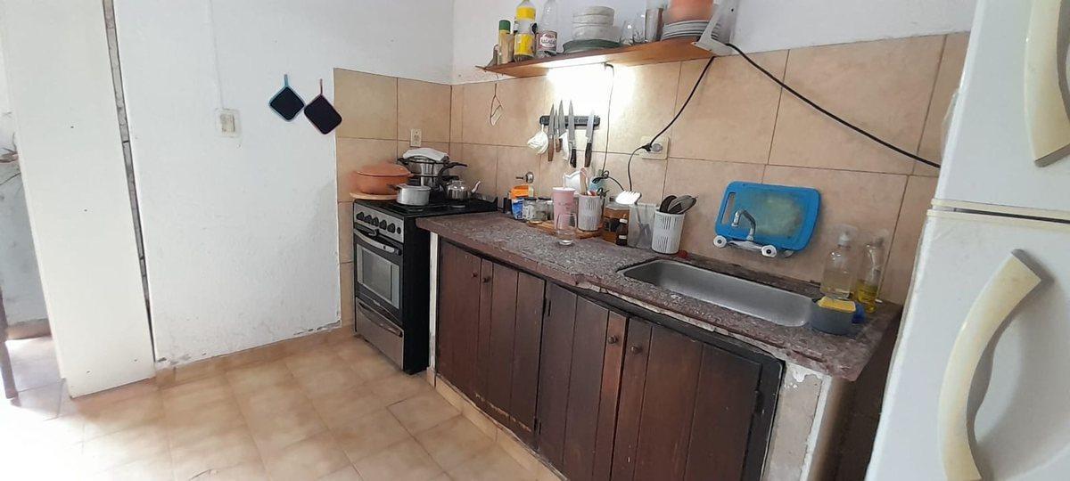 Foto de VENTA-CASA 4 AMB-C/PARQUE Y GARAJE-CHASCOMÚS, imagen 3