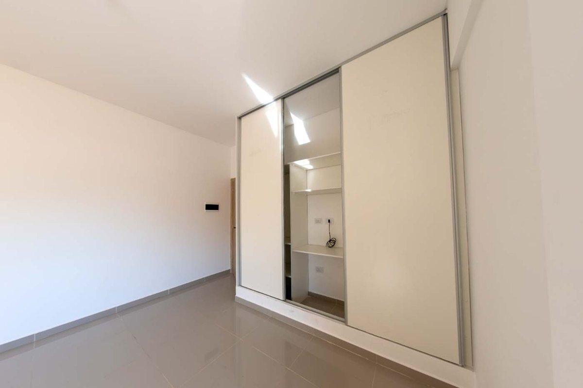 Foto de VENTA MONOAMBIENTE IMPECABLE VALENTIN ALSINA, imagen 2