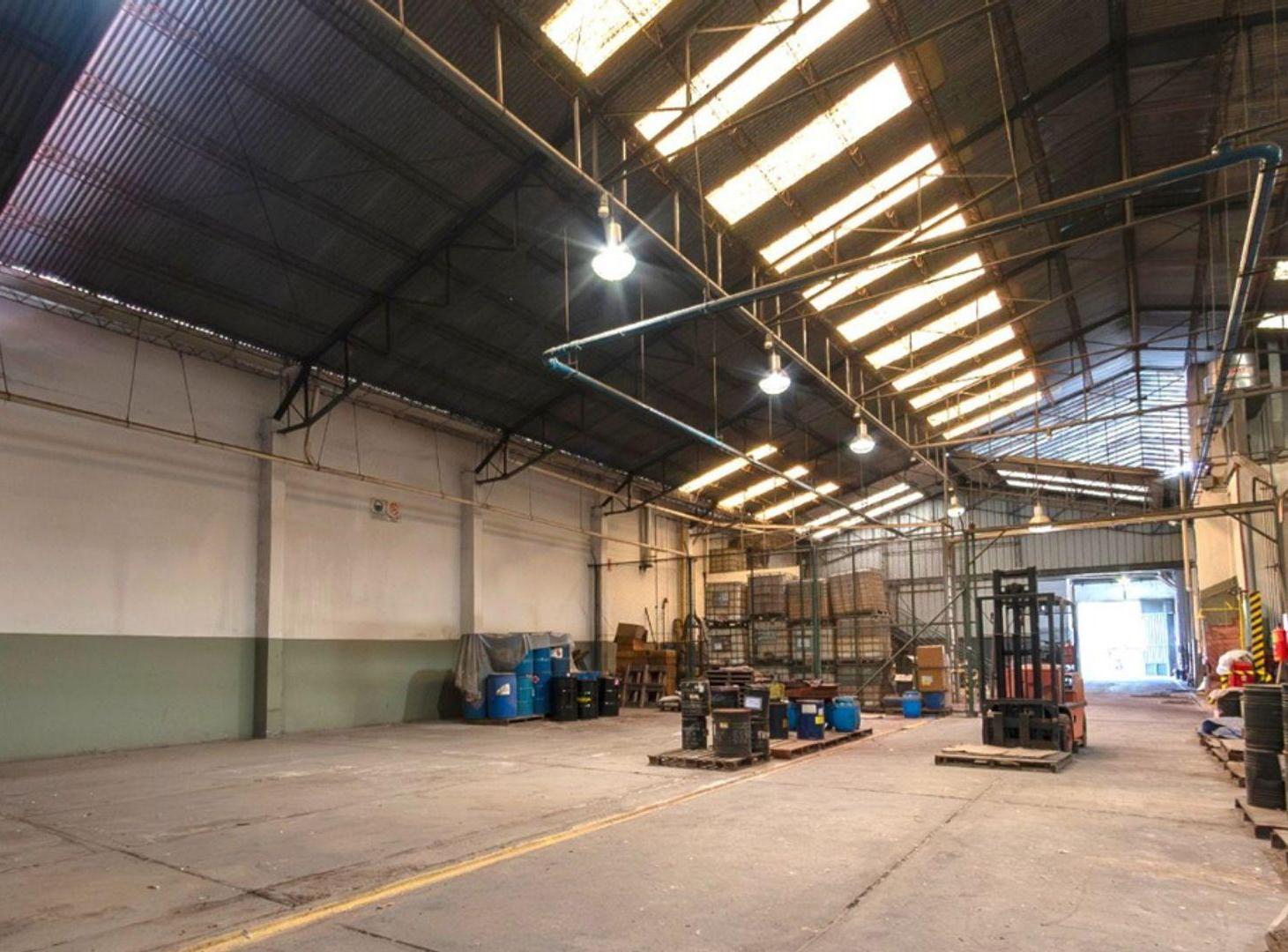 Foto de Venta Galpón 1.220m² S/Columnas 9m de alt. - Lanús, imagen 4
