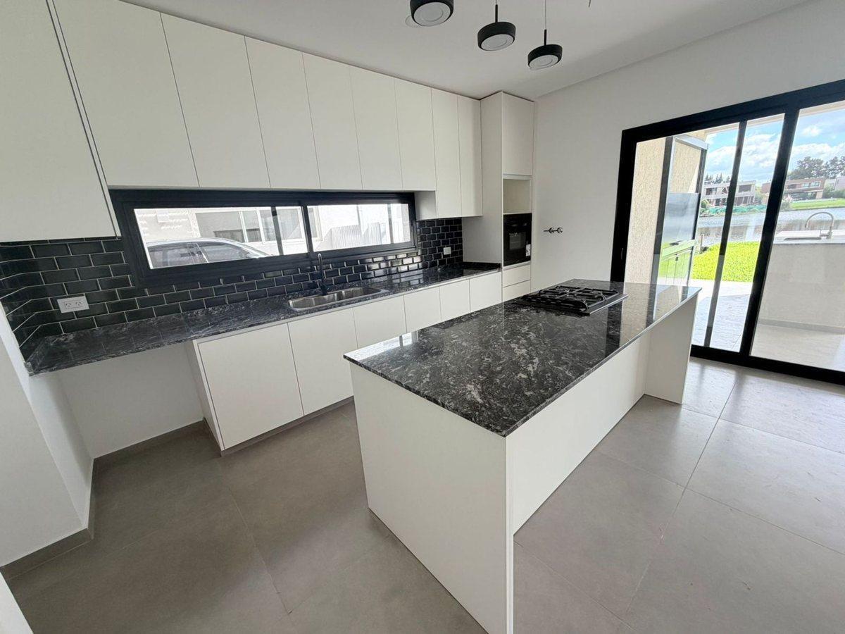 Foto de VENTA CASA 6 AMB LAGUNA SANTA ANA TIGRE BENAVIDES, imagen 1