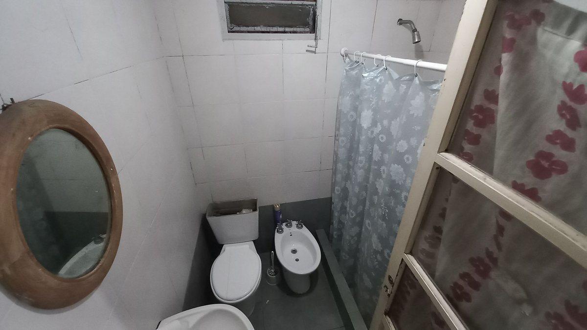 Foto de CASA con DOS DEPTOS. EN LOTE PROPIO-FRENTE-FONDO, imagen 4