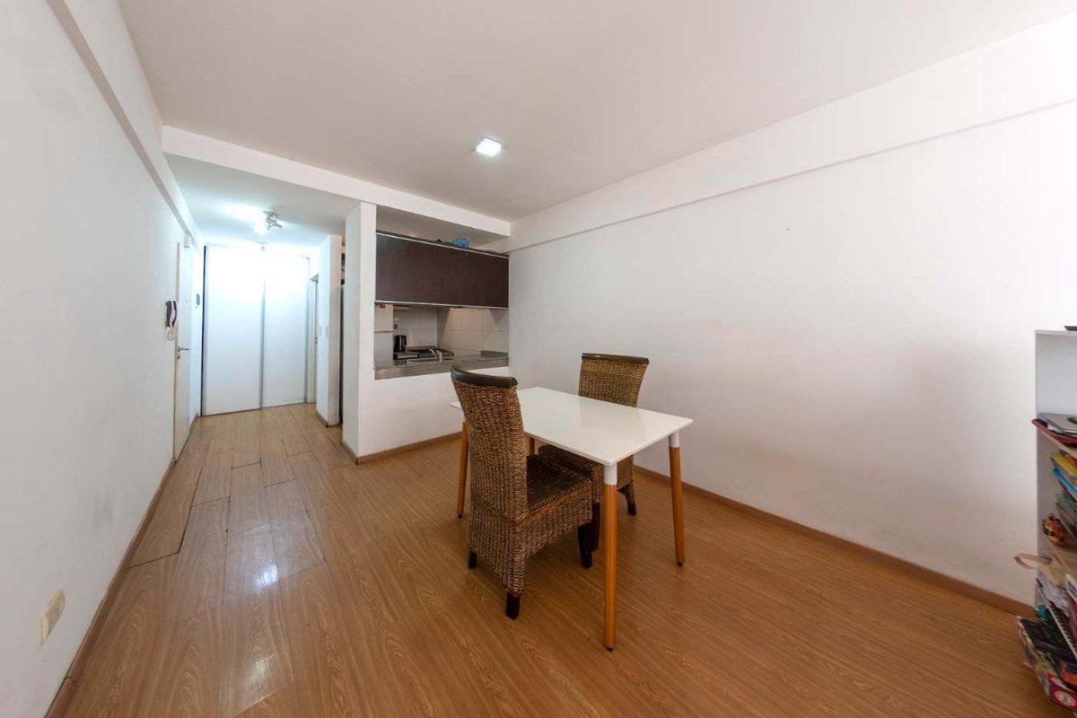 Foto de VENTA MONOAMBIENTE, CON BALCON , ABASTO, imagen 4