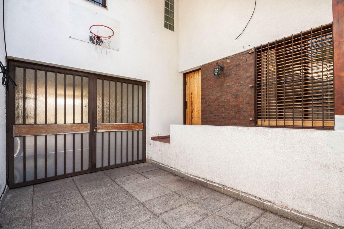 Foto de VENTA CASA 4 AMB. C/ FONDO-ADROGUE -APTO CREDITO, imagen 1