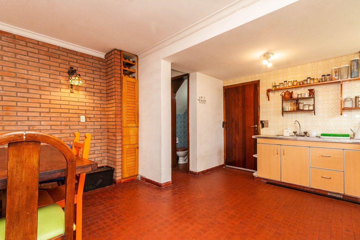 Foto de VENTA CASA 4 AMB. C/ FONDO-ADROGUE -APTO CREDITO, imagen 4
