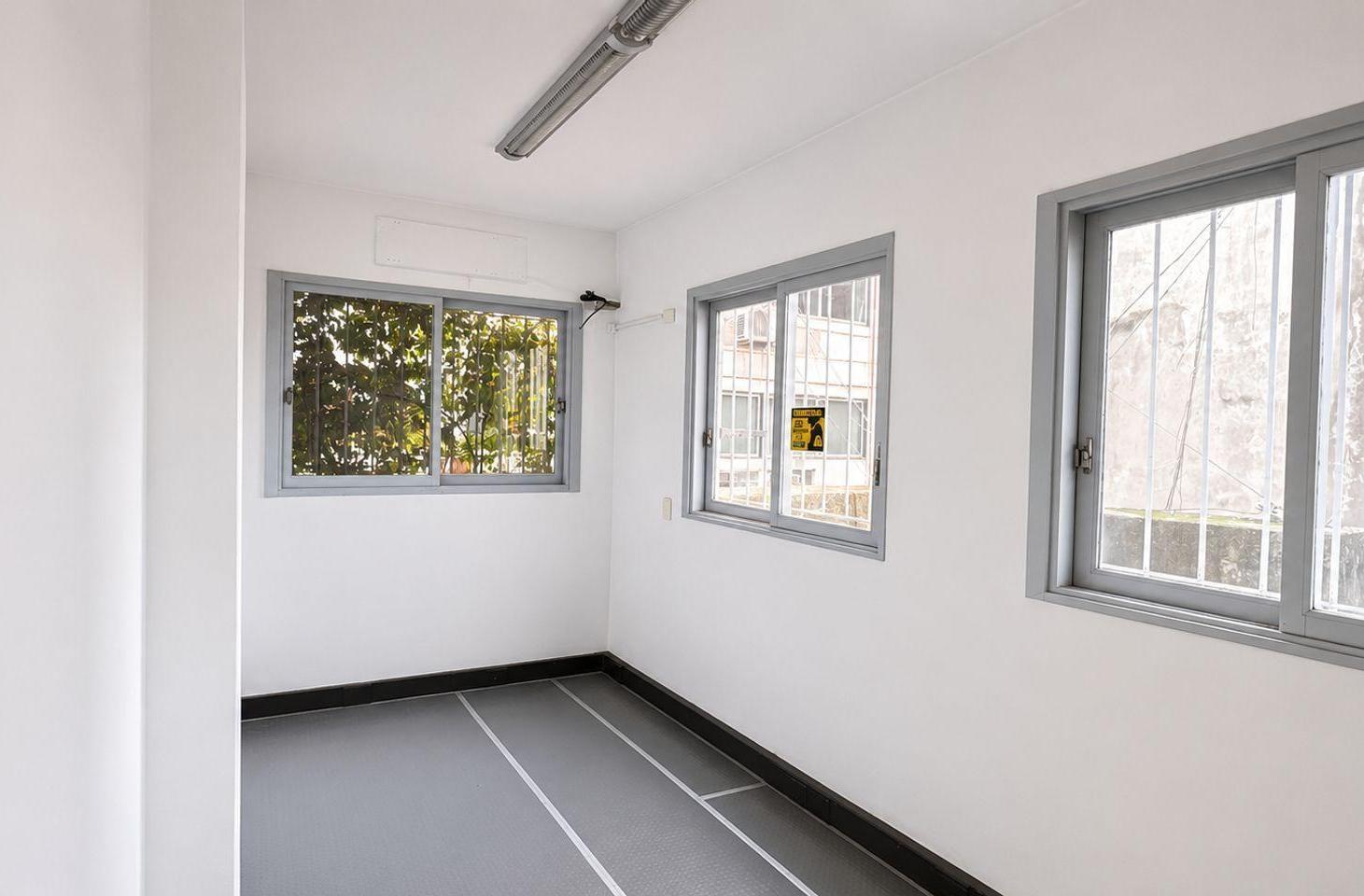 Foto de VENTA OFICINA OPORTUNIDAD AV.CORDOBA 1500, imagen 3