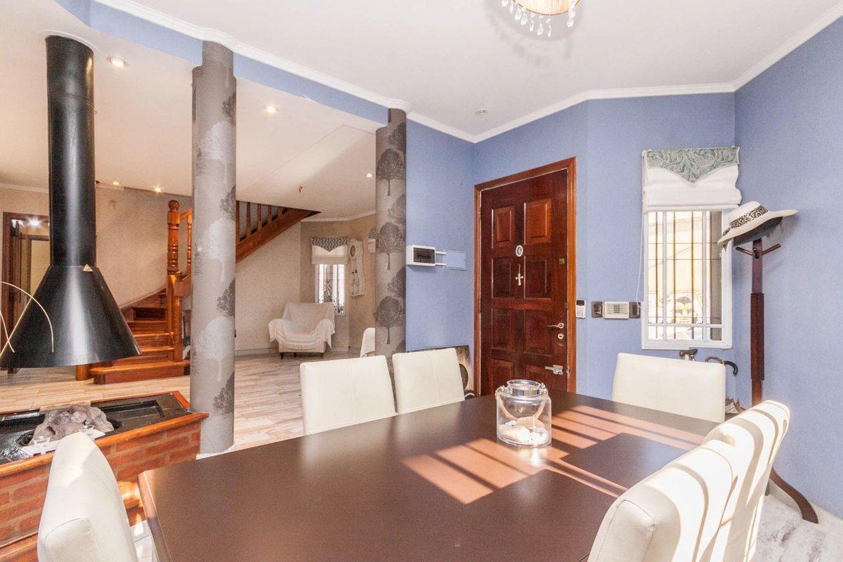 Foto de VENTA CASA 5 AMBIENTES CON PATIO Y COCHERA LANUS, imagen 4