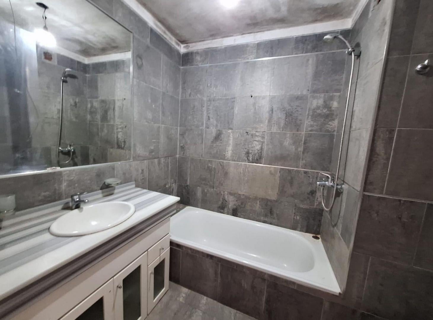 Foto de VENTA 2 AMBIENTES LANUS CENTRO, imagen 5