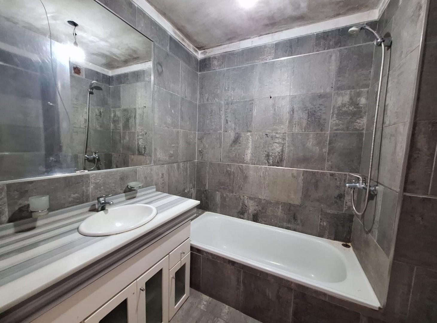 Foto de VENTA 2 AMBIENTES LANUS CENTRO, imagen 1