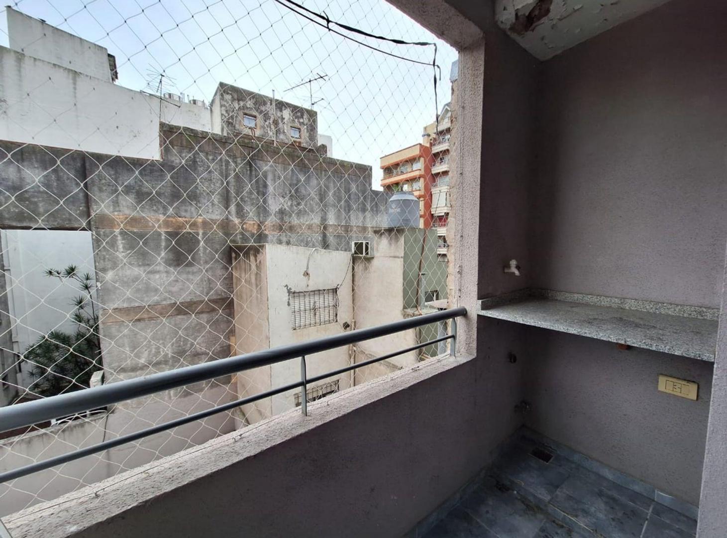 Foto de VENTA 2 AMBIENTES LANUS CENTRO, imagen 2