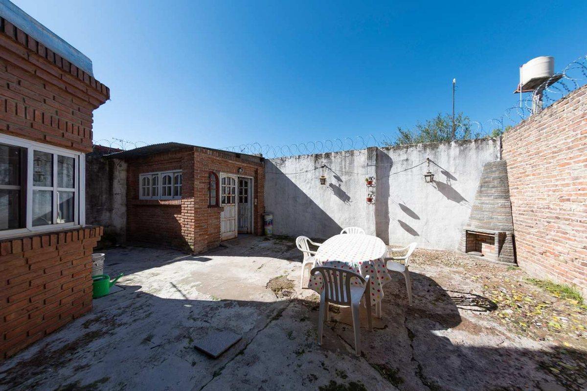 Foto de VENTA CASA DOS PLANTAS EN ITUZAINGO, imagen 5