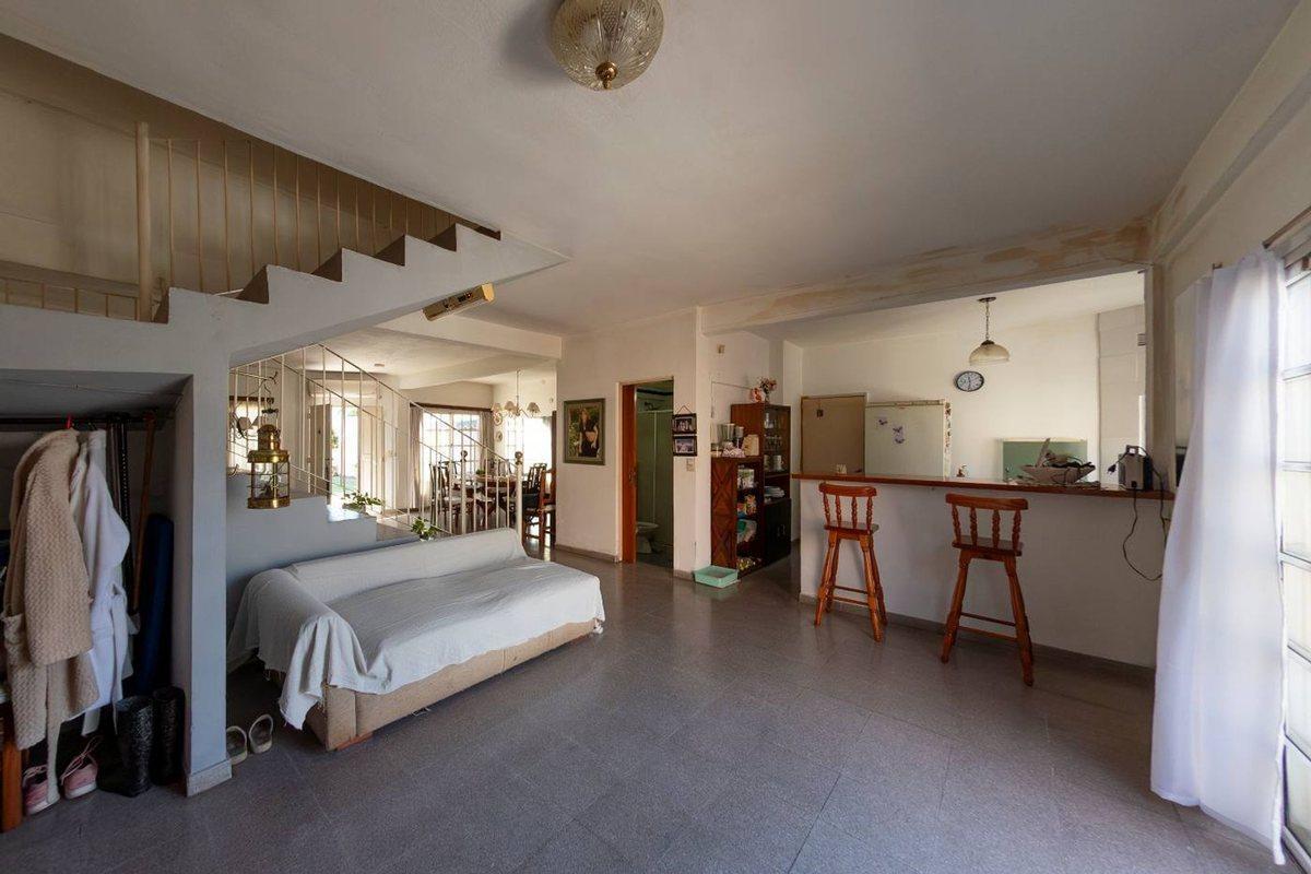 Foto de VENTA CASA DOS PLANTAS EN ITUZAINGO, imagen 2