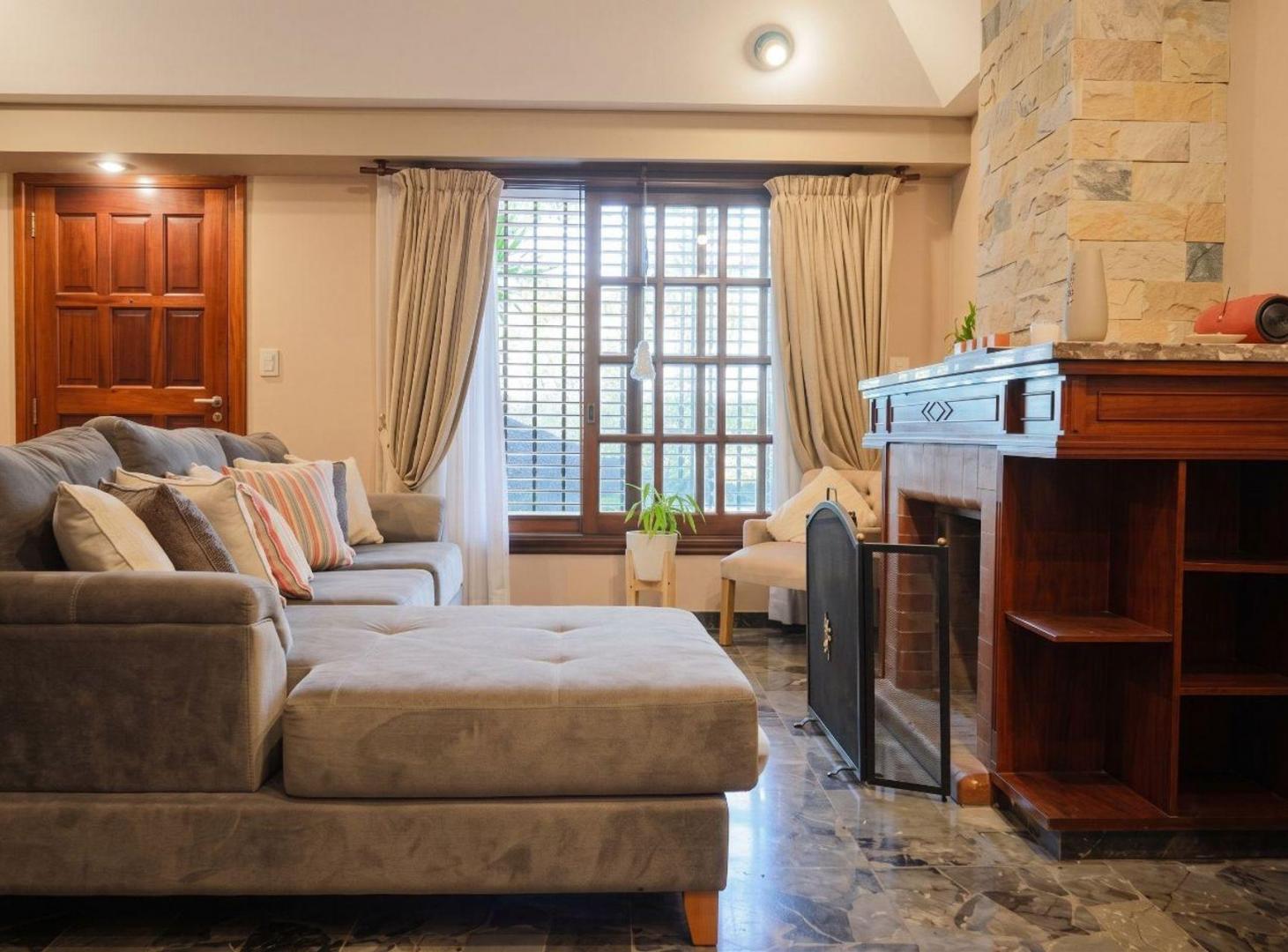 Foto de VENTA CASA 5 AMB, JARDIN Y QUINCHO ACEPTA PERMUTA, imagen 5
