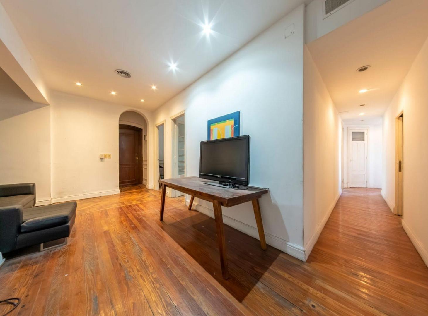 Foto de VENTA DEPARTAMENTO 6 AMB. MONSERRAT, imagen 4