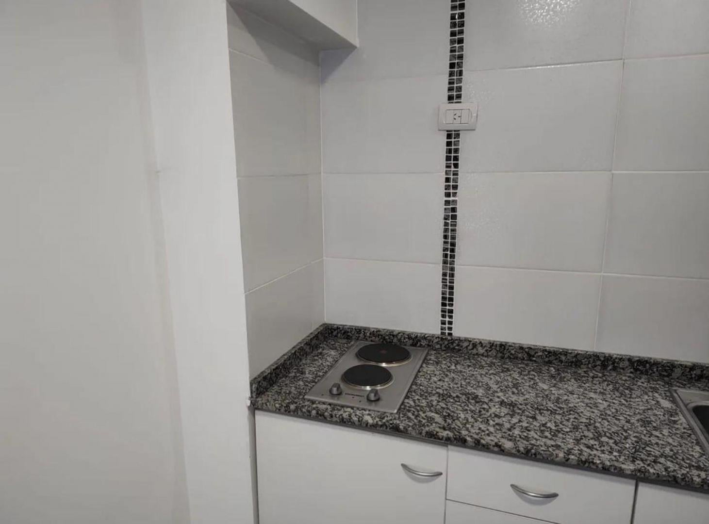 Foto de ALQUILER MONO IMPECABLE CON PATIO BOEDO, imagen 3