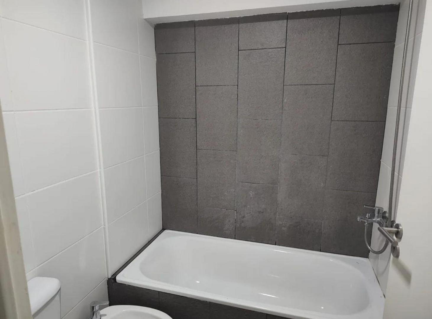 Foto de ALQUILER MONO IMPECABLE CON PATIO BOEDO, imagen 4