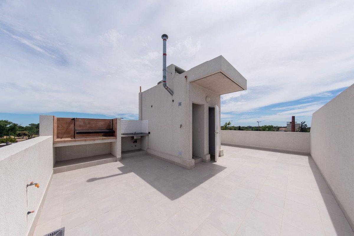 Foto de VENTA TRIPLEX A ESTRENAR C/ COCHERA EN BERAZATEGUI, imagen 2