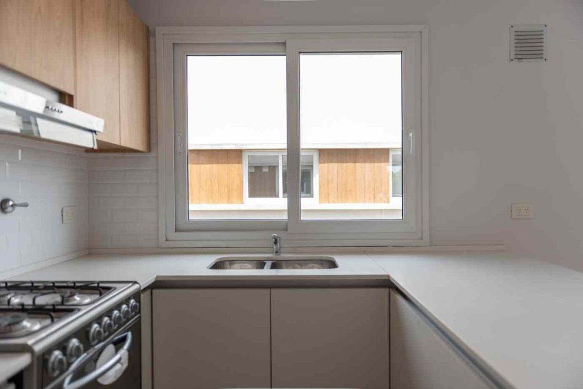 Foto de VENTA TRIPLEX A ESTRENAR C/ COCHERA EN BERAZATEGUI, imagen 5