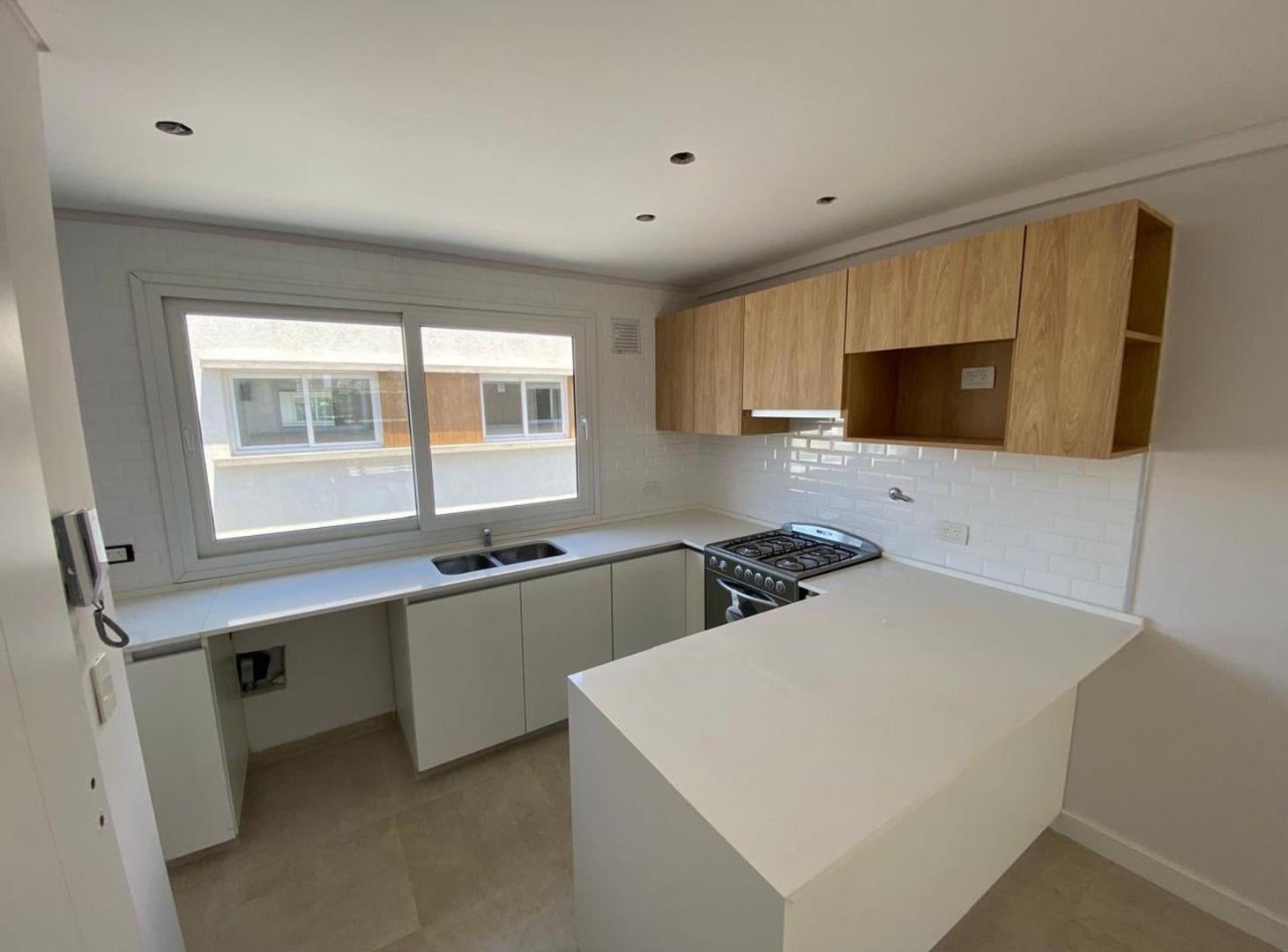 VENTA TRIPLEX A ESTRENAR C/COCHERA Y TERRAZA