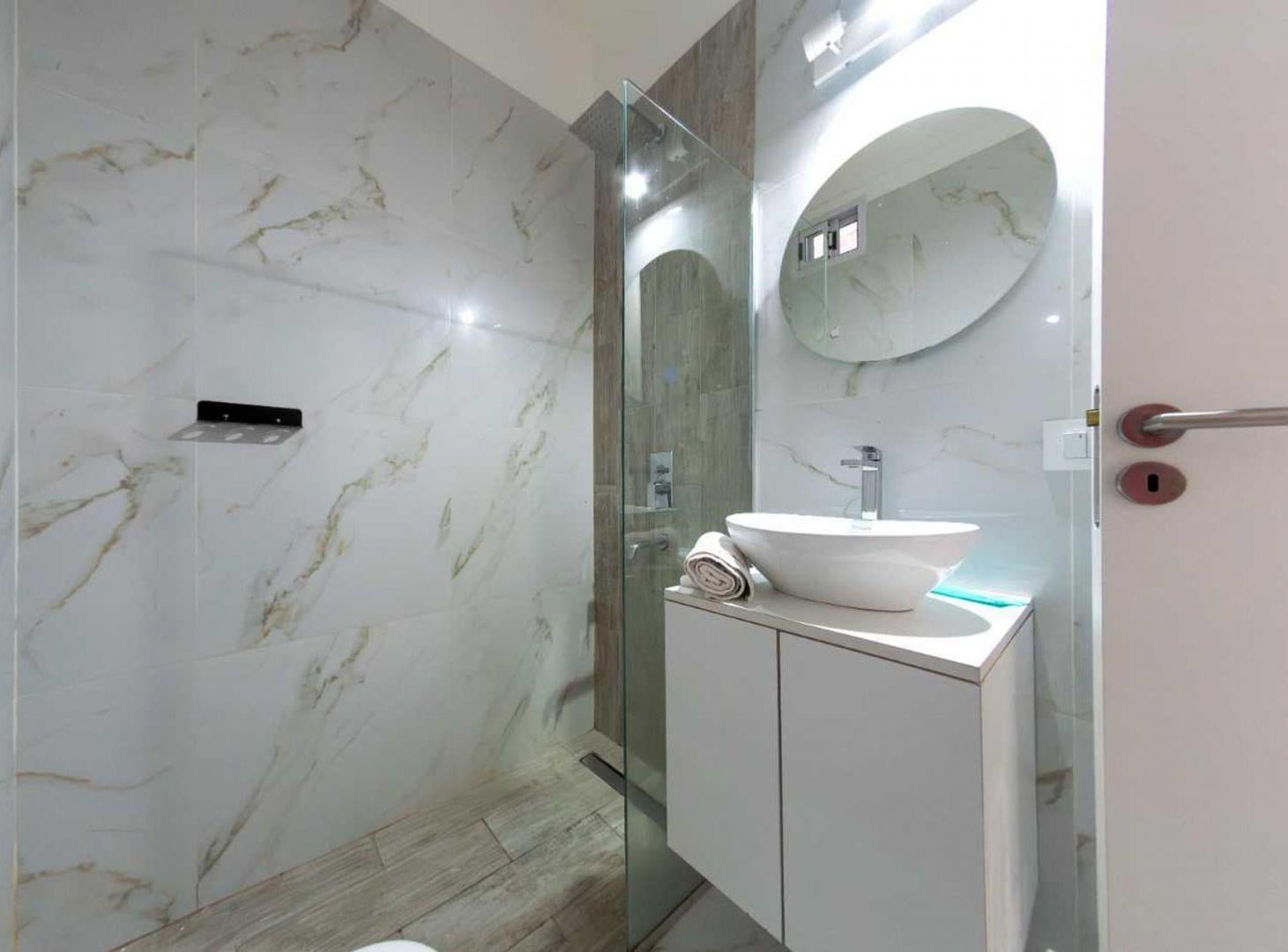 Foto de Monoambiente venta retiro inversión ARBNB renta 9%, imagen 1