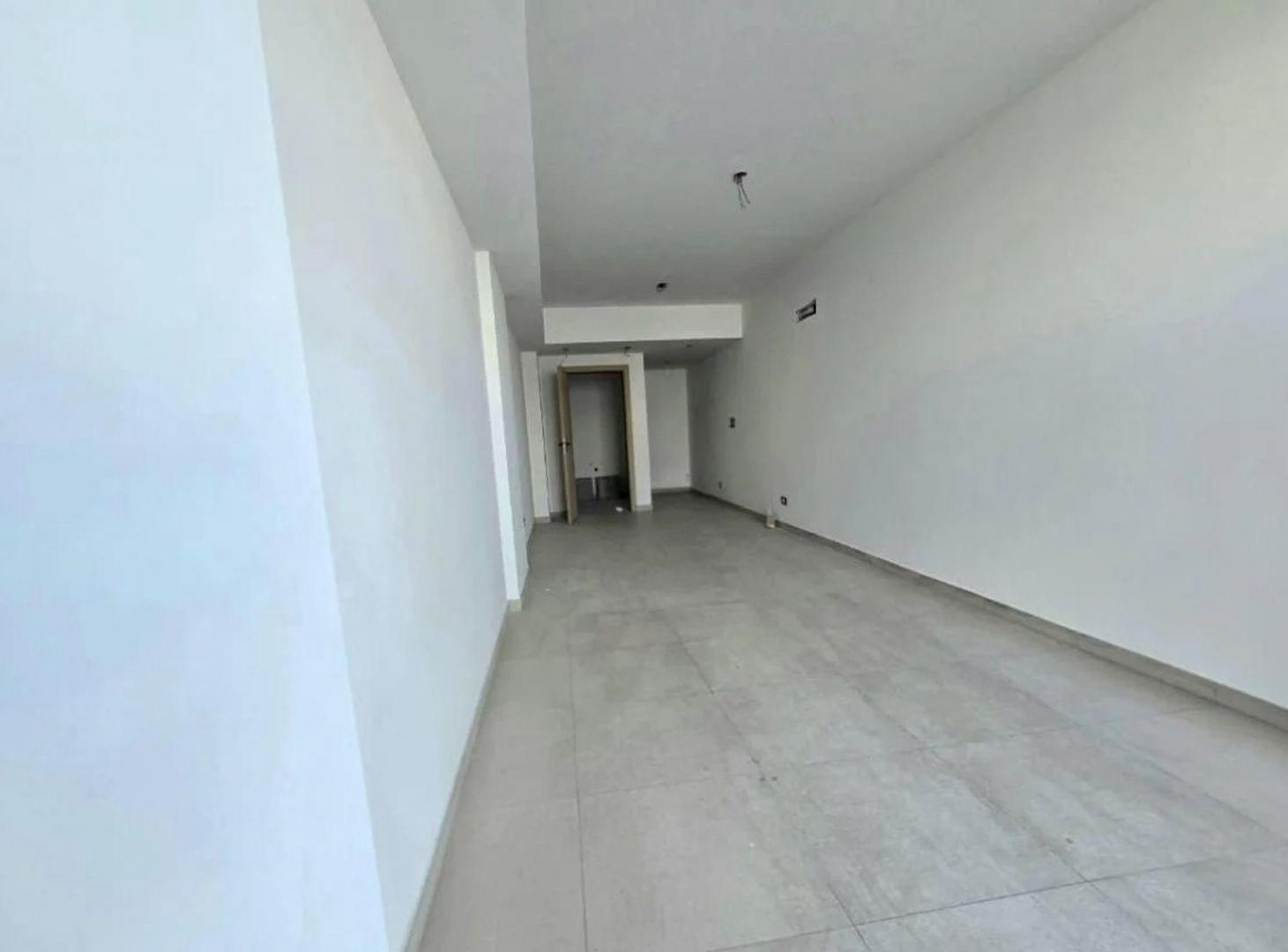 Foto de VENTA LOCAL A ESTRENAR EN PARQUE CHAS, imagen 2