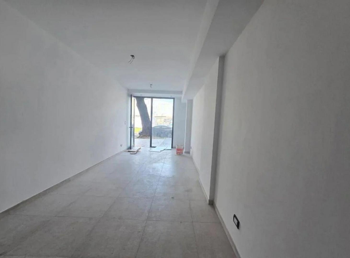 Foto de VENTA LOCAL A ESTRENAR EN PARQUE CHAS, imagen 4
