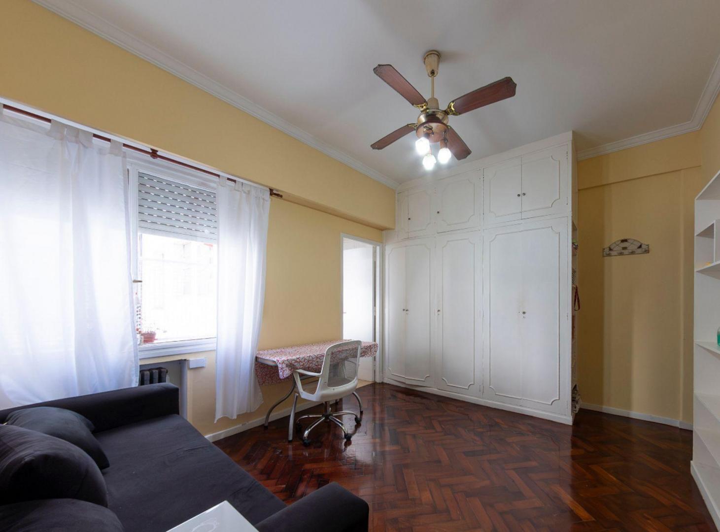 Foto de VENTA DEPARTAMENTO DE DOS AMBIENTES EN MONSERRAT, imagen 2