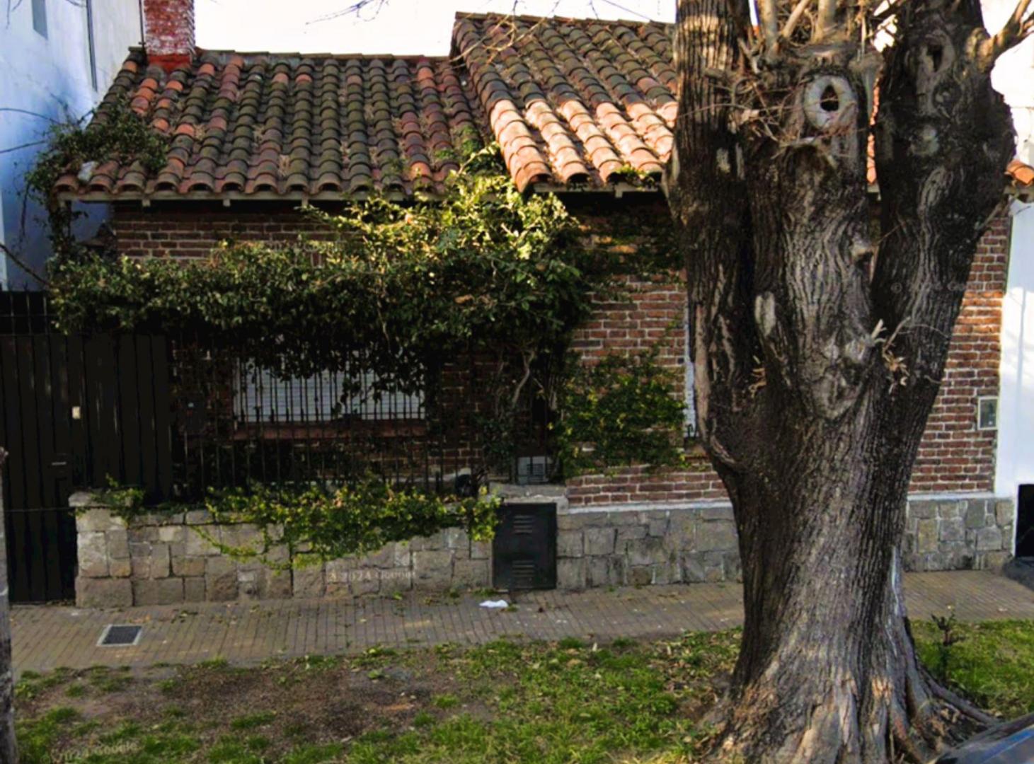 Foto de VENTA CASA A REFACCIONAR, CON FONDO LIBRE QUILMES, imagen 1