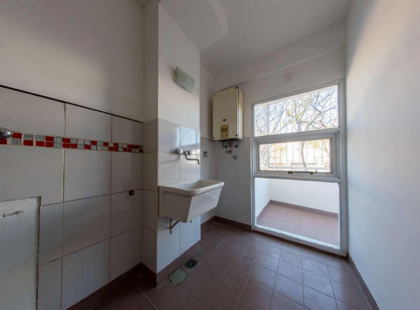Foto de VENTA DEPARTAMENTO 3 AMB. PARQUE CHACABUCO, imagen 3