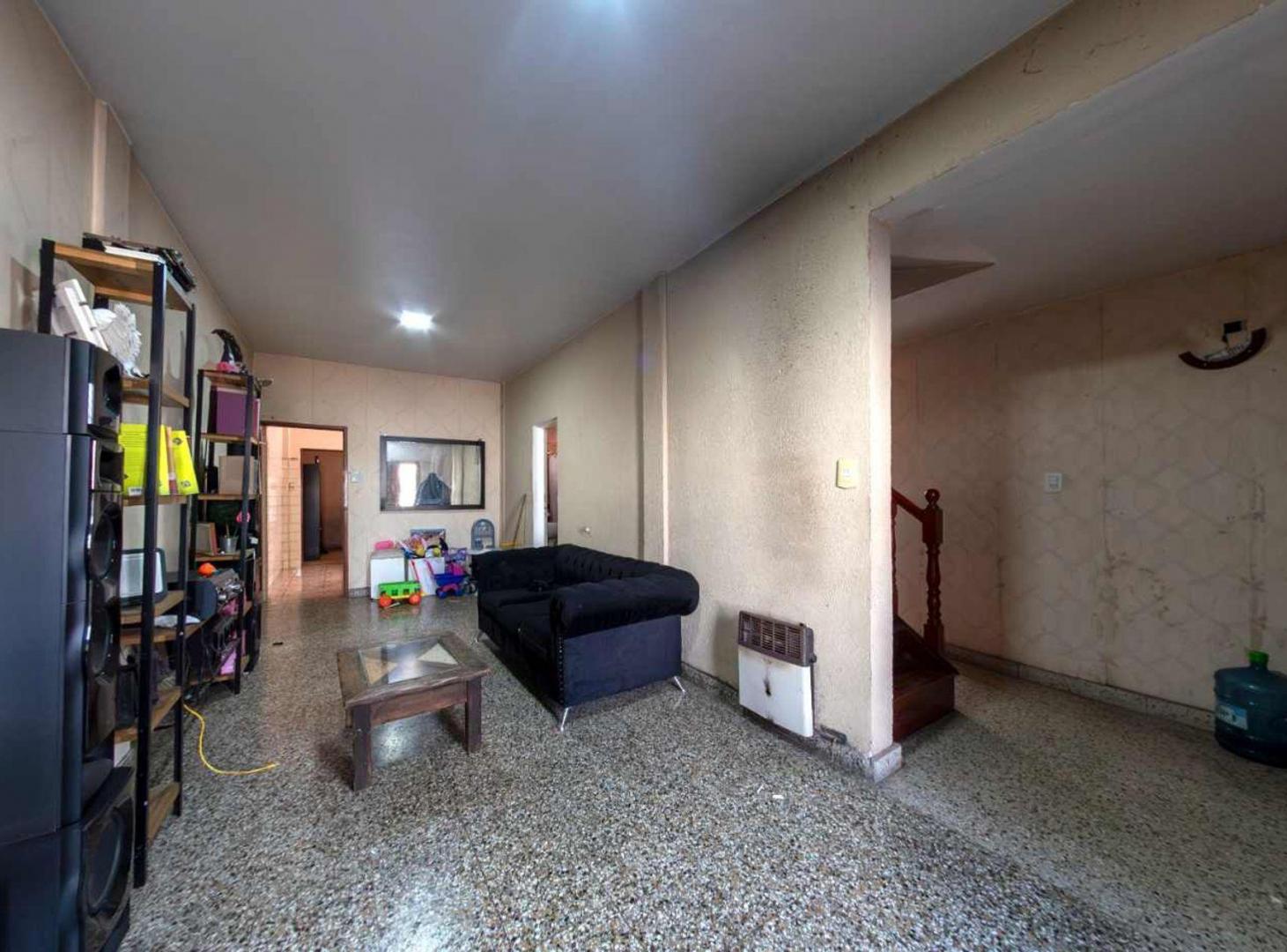 Foto de CASA 4 AMBIENTES CON COCHERA PATIO FONDO Y TERRAZA, imagen 4