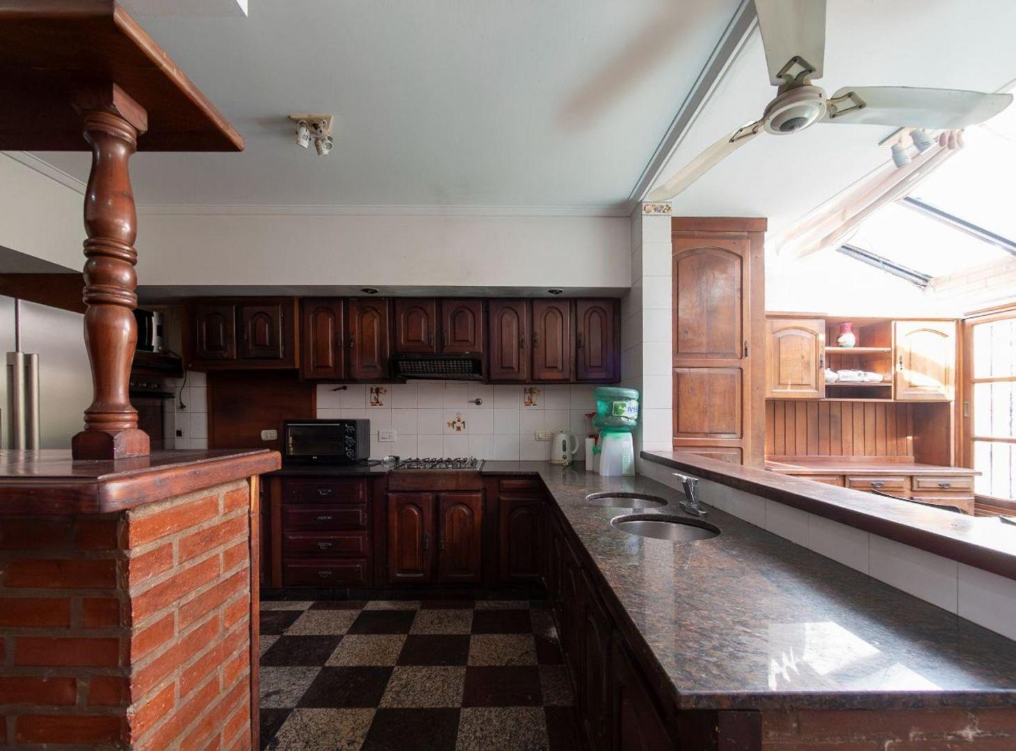Foto de ALQUILER CASA AMOBLADA LANUS C/PILETA, imagen 2