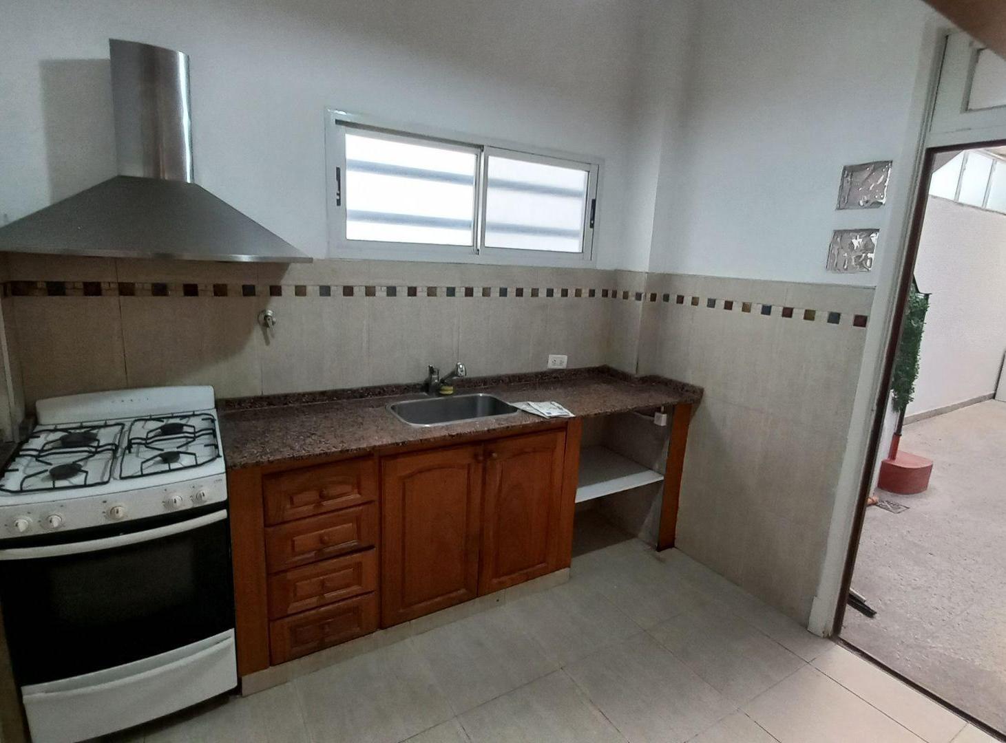 Foto de ALQUILER PH 3 AMBIENTES-TERRAZA-PATIO AL FRENTE, imagen 4