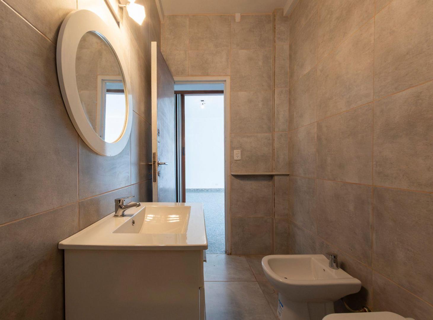 Foto de VENTA DEPTO 3 AMB CON BALCON + DEP EN MONSERRAT, imagen 3