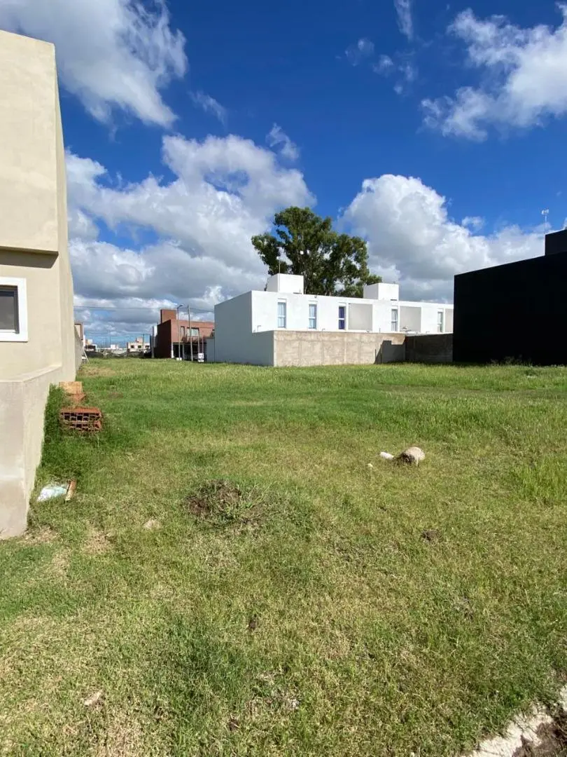 VENTA LOTE APTO DUPLEX 258m2 RINCONES MANANTIALES 5