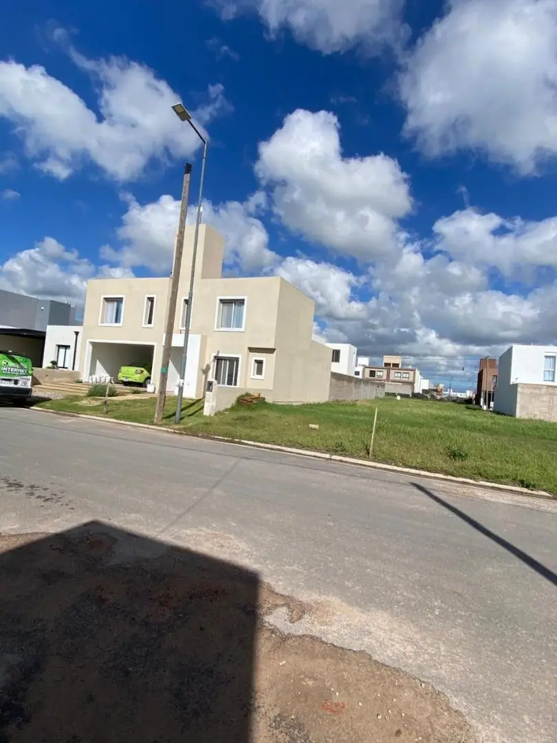 VENTA LOTE APTO DUPLEX 258m2 RINCONES MANANTIALES 1