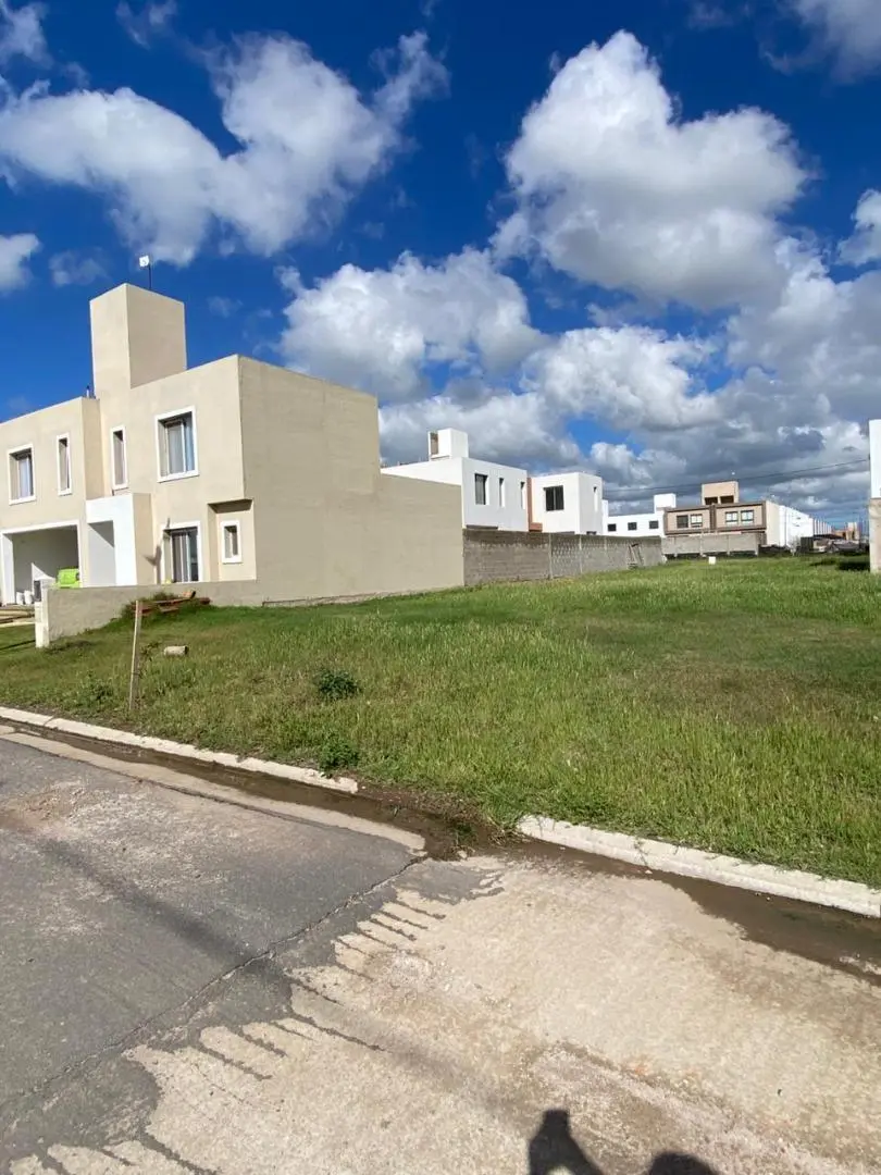 VENTA LOTE APTO DUPLEX 258m2 RINCONES MANANTIALES 3