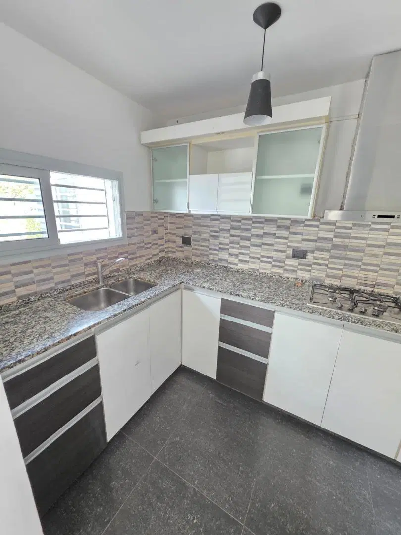 VENTA CASA 3 DORMITORIOS COCHERA DOBLE PATIO APTO CREDITO 2